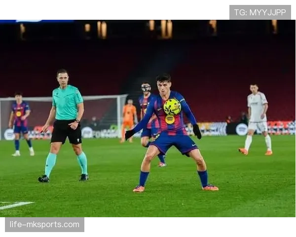 巴萨控场能力增强,智慧战术助力球队保持竞争力。 巴萨控场能力增强,智慧战术助力球队保持竞争力。